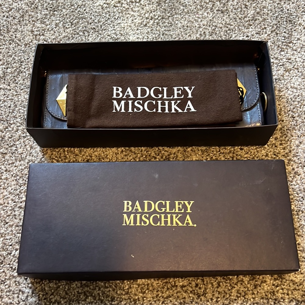 Beautiful Badgley Mischka purse; can be used as clutch or over the shoulder. EUC - Picture 3 of 6